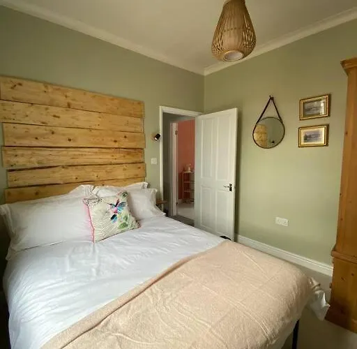 Sea Biscuit Cottage, *